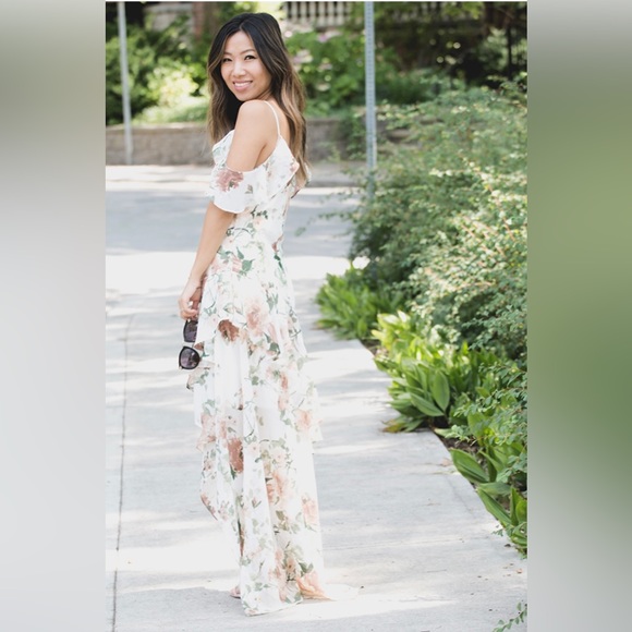 Le Chateau Women’s Chiffon Cold Shoulder Dress - Picture 8 of 11